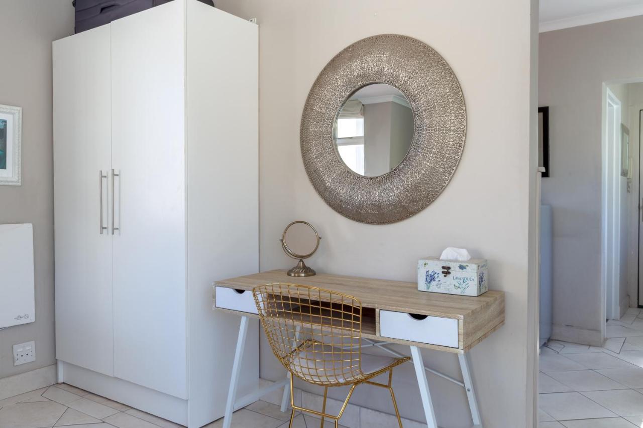 Cosy And Classy Sea Point Apartment Ciudad del Cabo Exterior foto